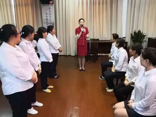 以禮儀之質(zhì)塑服務(wù)之形 長(zhǎng)江水務(wù)營(yíng)業(yè)所舉辦首期“雙融”服務(wù)禮儀培訓(xùn)班側(cè)記